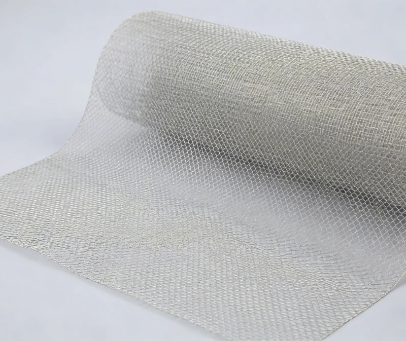 Gestricktes Netz aus legiertem Metall