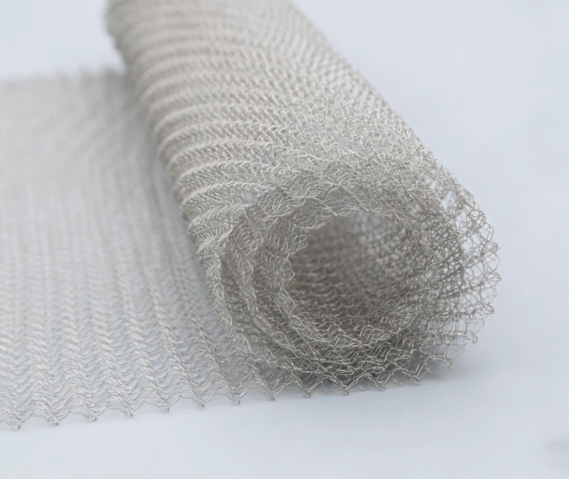 Gestricktes Netz aus legiertem Metall